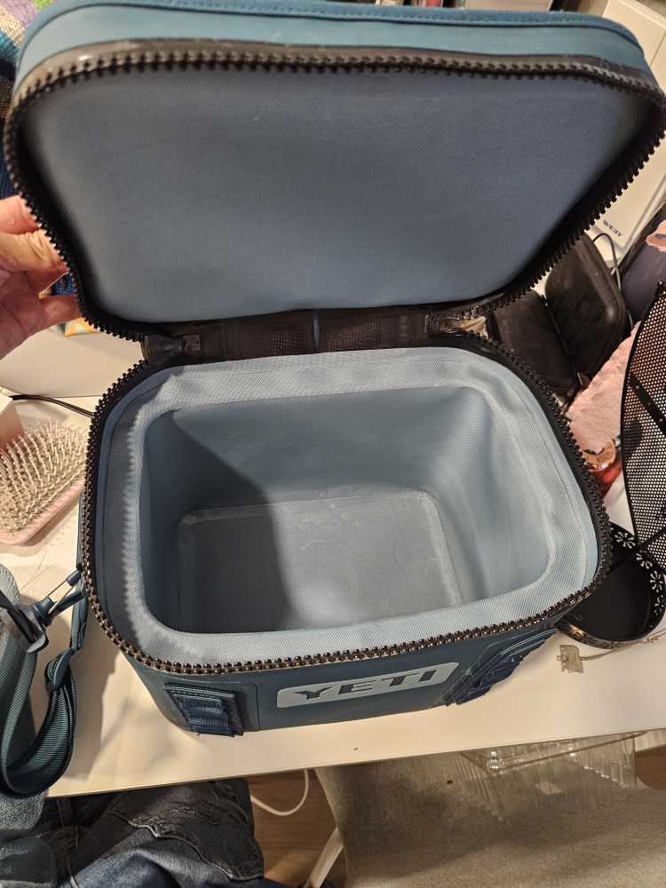 Yeti Hopper Flip 12 Cooler - Like New! - photo 3