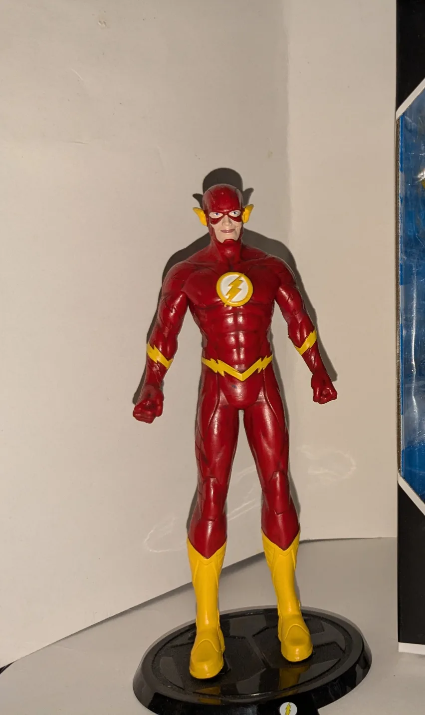 Various DC Figures (McFarlane, BendyFigs) image indicator(4)