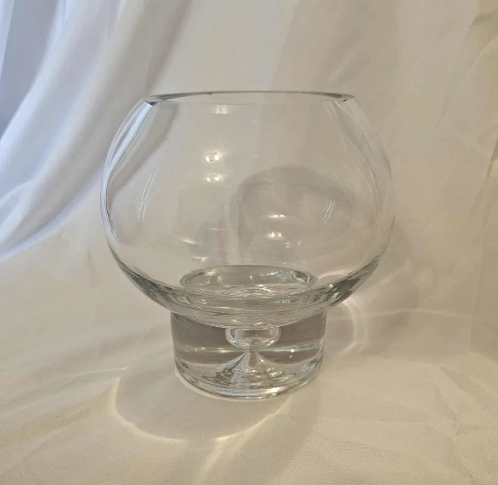 Small Hurricane Glass Vase image indicator(3)