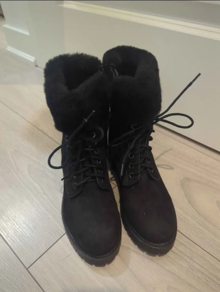 Black Suede Winter Boots image indicator(2)