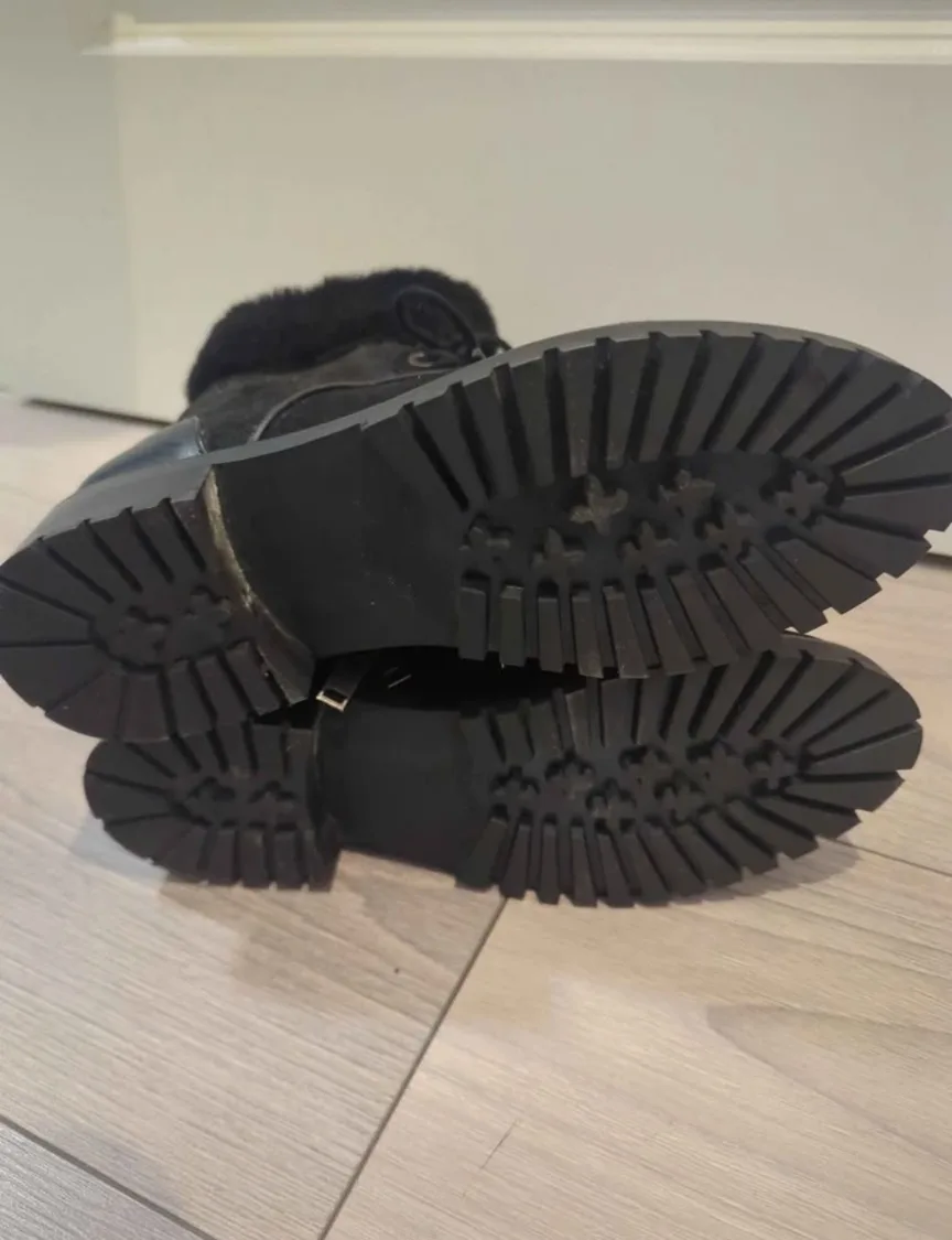 Black Suede Winter Boots image indicator(3)