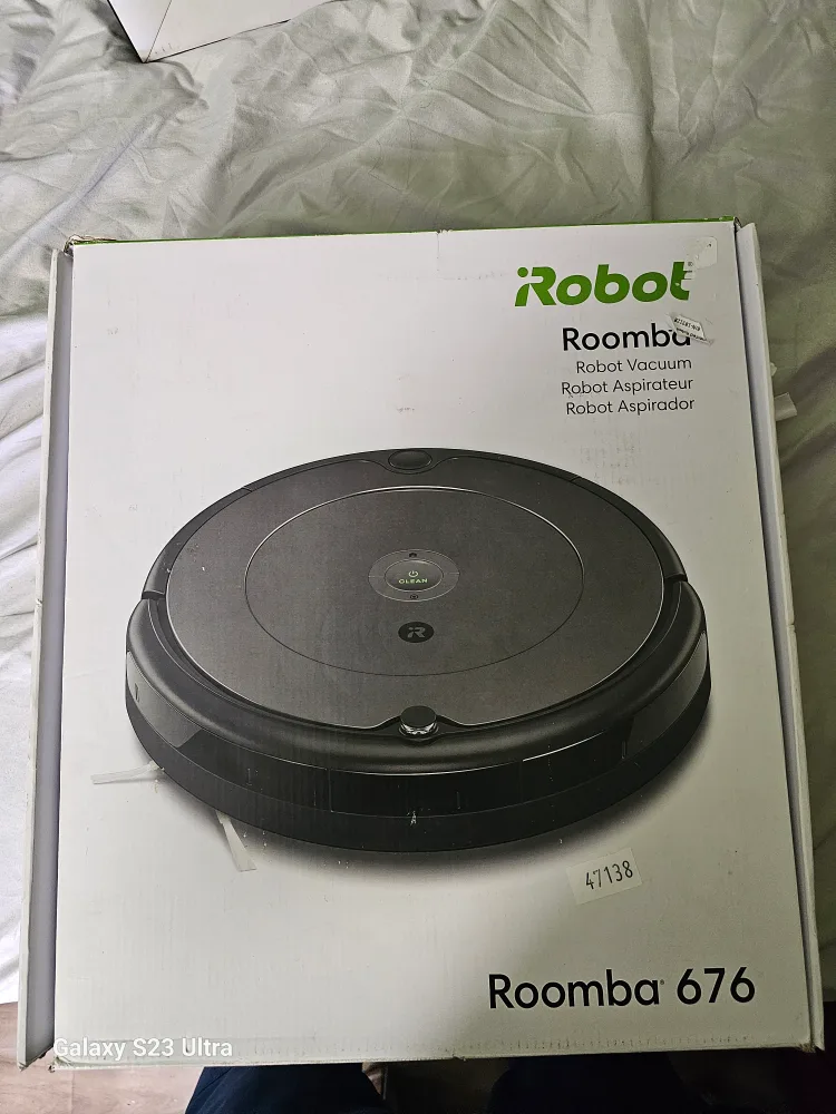 iRobot Roomba 676 Robot Vacuum thumbnail