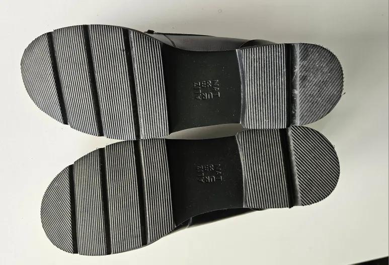 Naturalizer Loafers - Black image indicator(3)