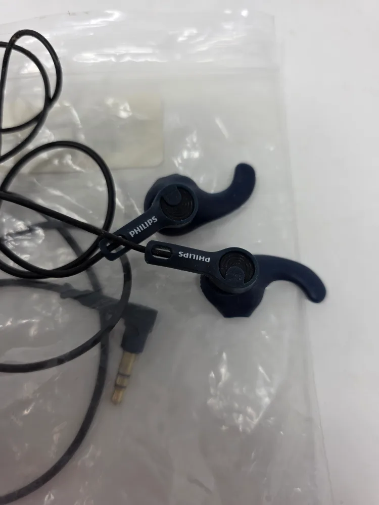 Philips Wired Earphones - Dark Blue image indicator(2)