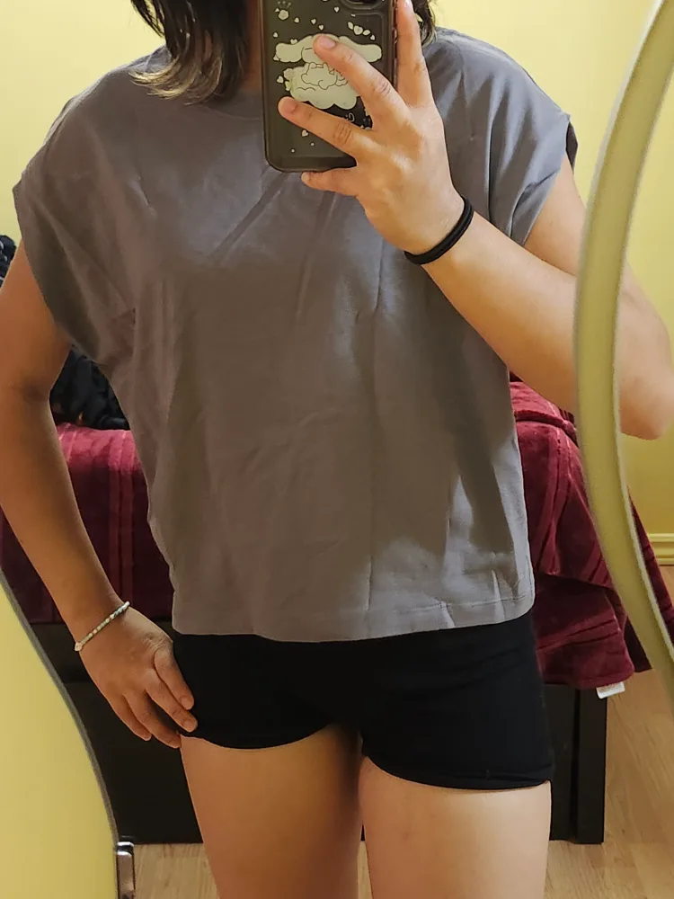 Grey shirt thumbnail