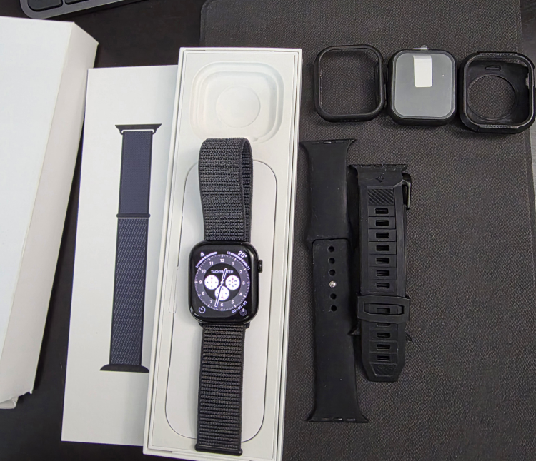 Apple Watch Series 10 (46mm) – Black – Like New + Warranty - photo 2