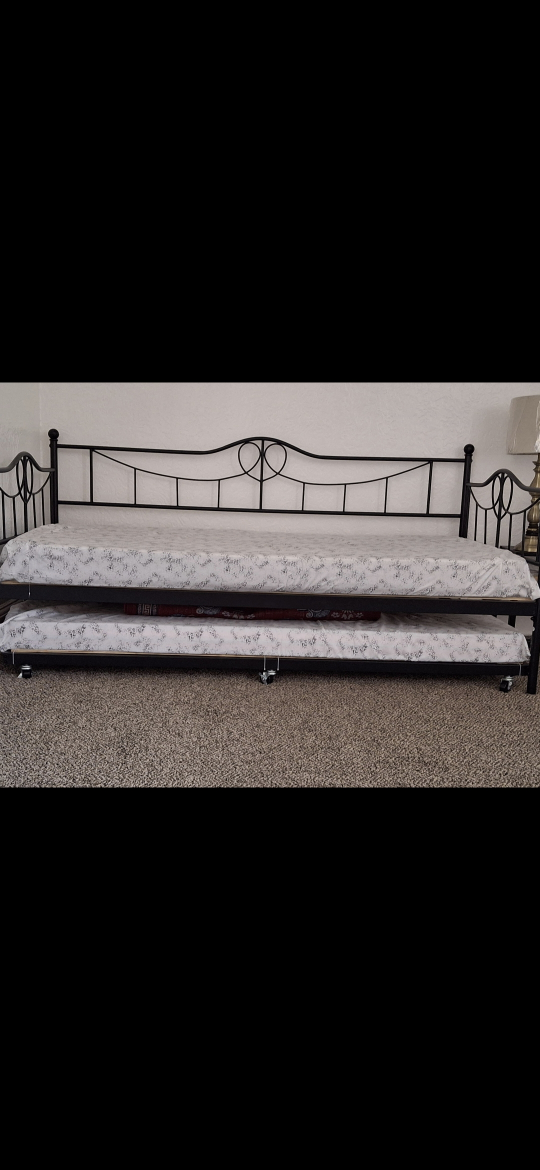 Daybed with Trundle