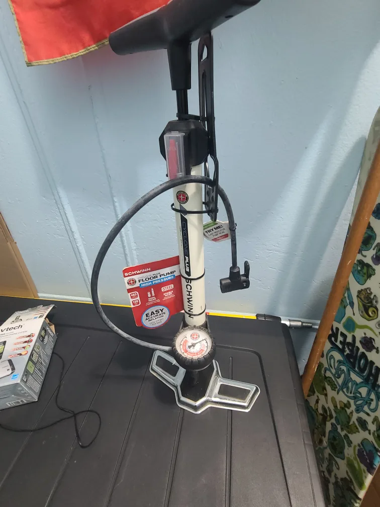 Schwinn Cyclone Plus Floor Pump - High Pressure image indicator(3)