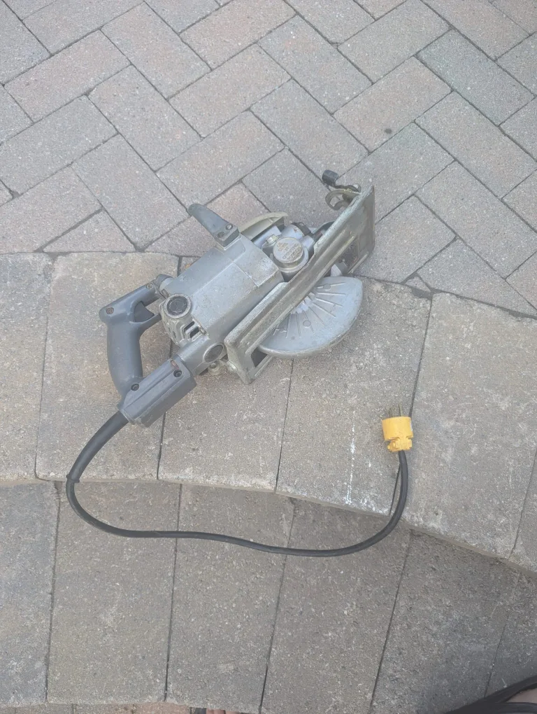 SKILSAW HD77 WORM DRIVE 7 1/2" CIRCULAR SAW image indicator(6)