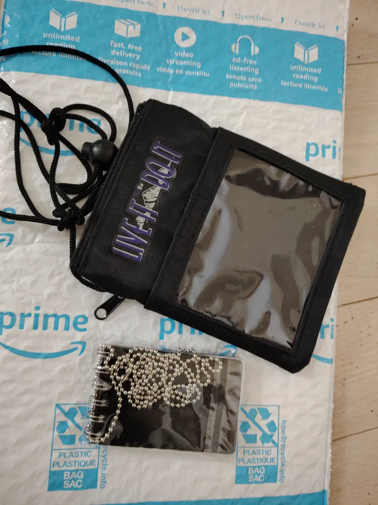 Live-It-Up IDOI Lanyard Wallet image indicator(2)