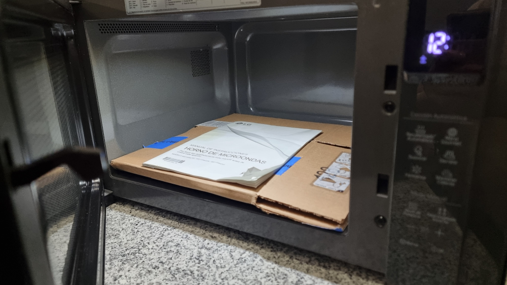 LG Microwave - Excellent Condition! - photo 5