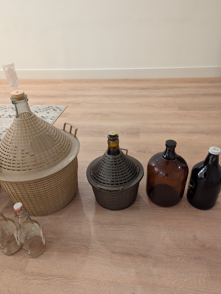 Winemaking Kit with Alcholmeter, syphon etc. - photo 3