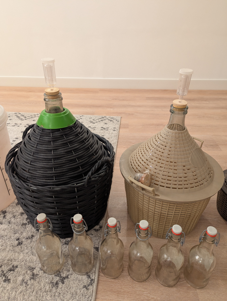 Winemaking Kit with Alcholmeter, syphon etc. - photo 4