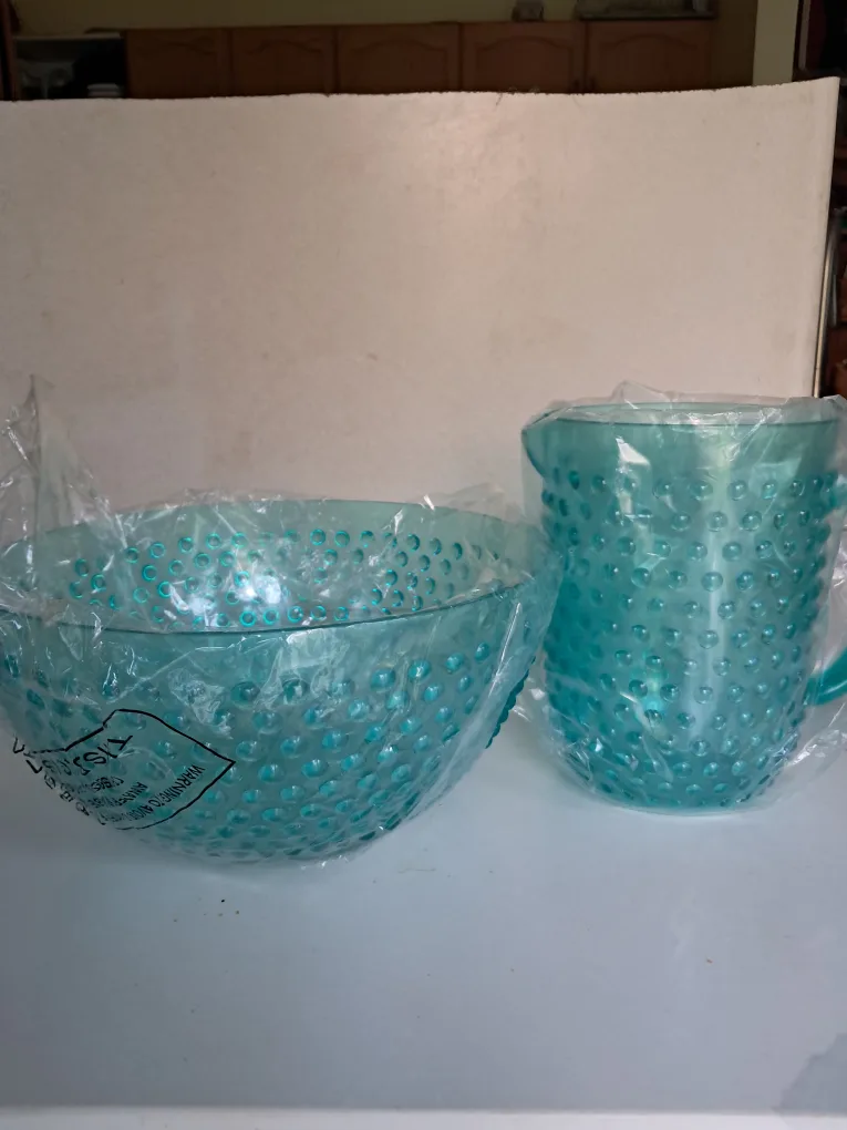 Plastic Bowl and Pitcher Set - New! thumbnail