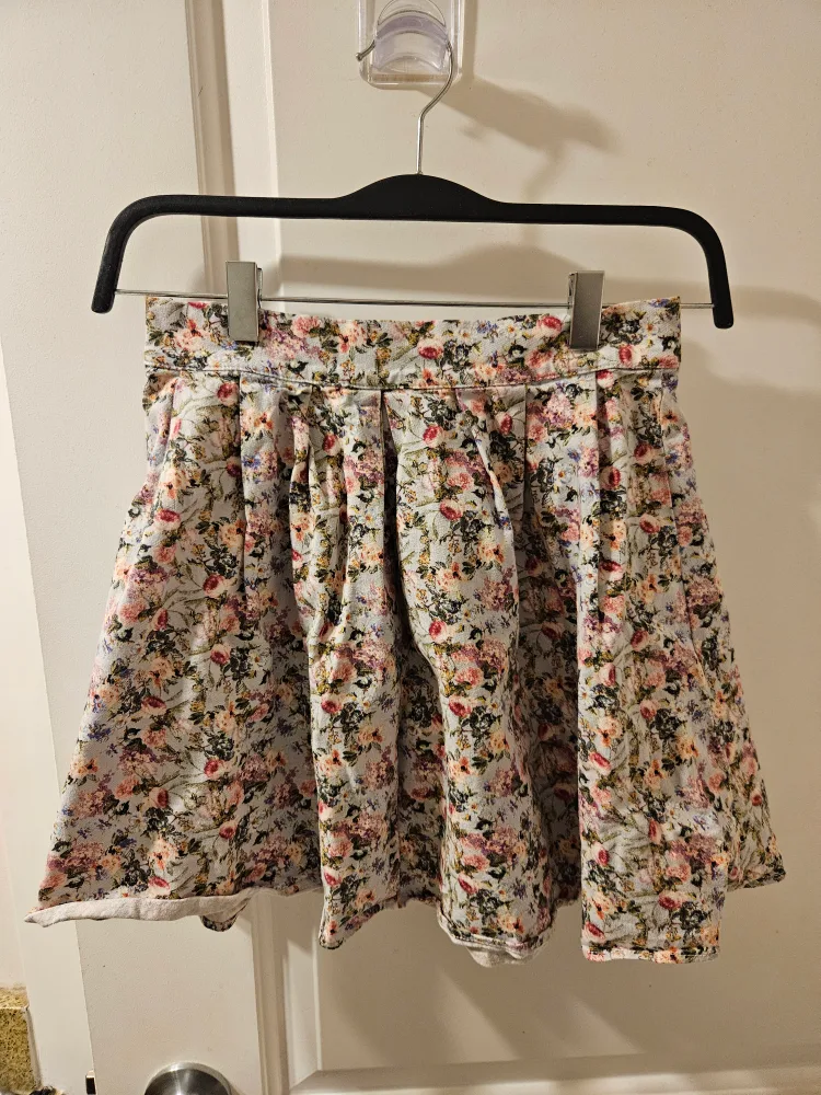 Pull&Bear Floral Skirt - Size S thumbnail