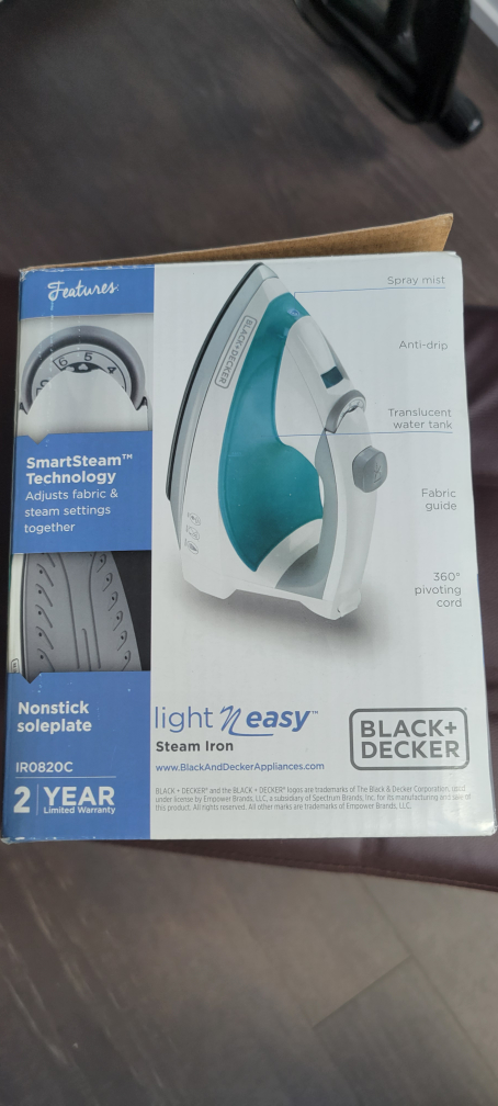 New BLACK+DECKER Light 'N Easy Steam Iron - photo 2