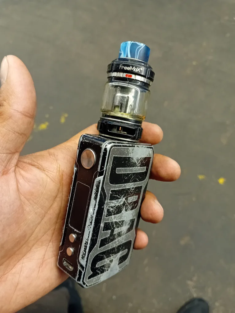 Voopoo Drag Mod + Freemax Tank thumbnail