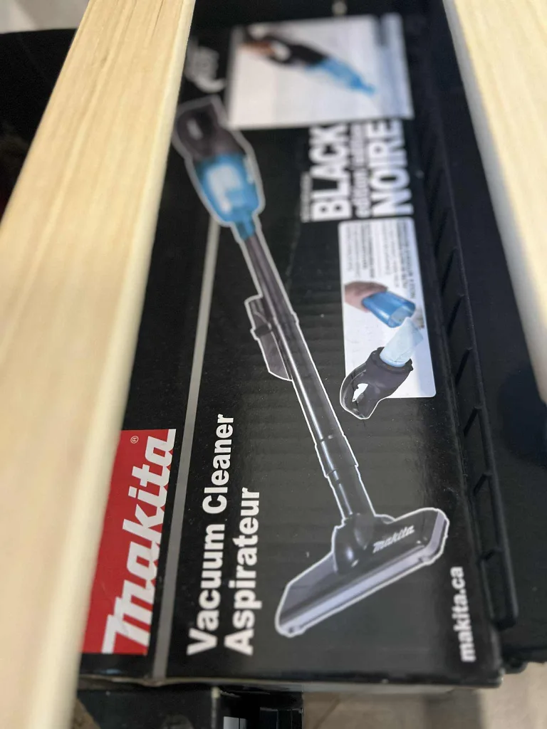 Makita Vacuum Cleaner - Brand New in Box! image indicator(2)