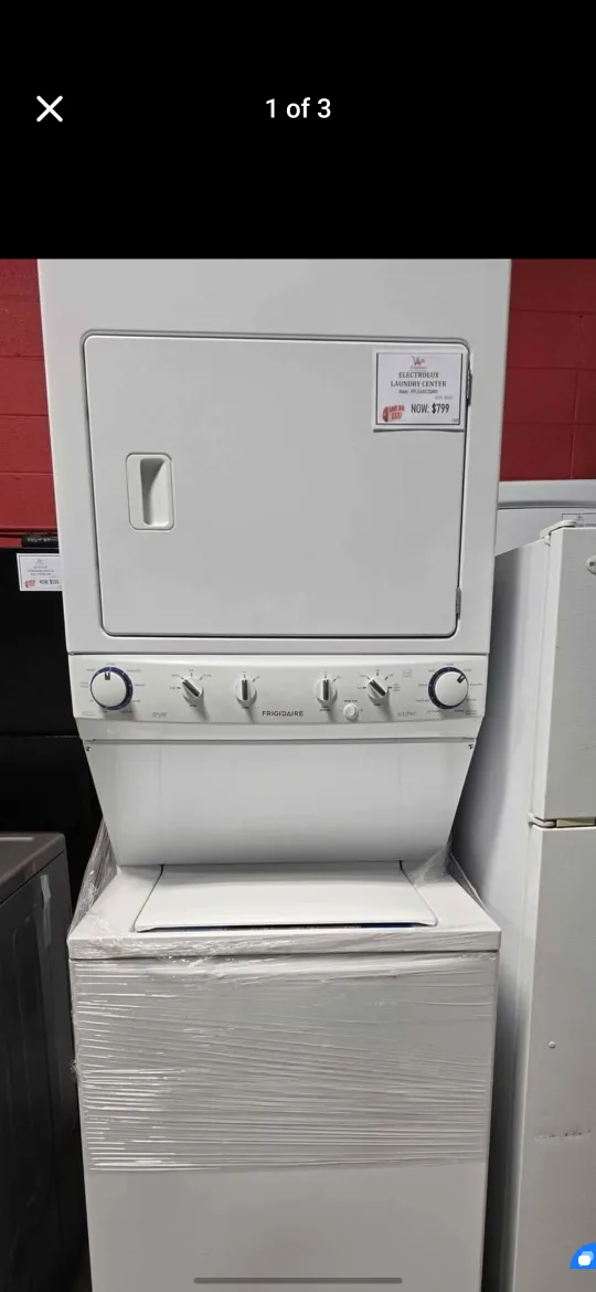 Frigidaire Stacked Washer/Dryer Laundry Centre thumbnail