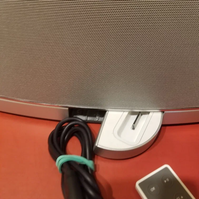 Bose SoundDock Portable Digital Music System image indicator(5)