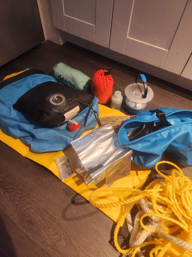 Camping gear bundle - starter kit thumbnail