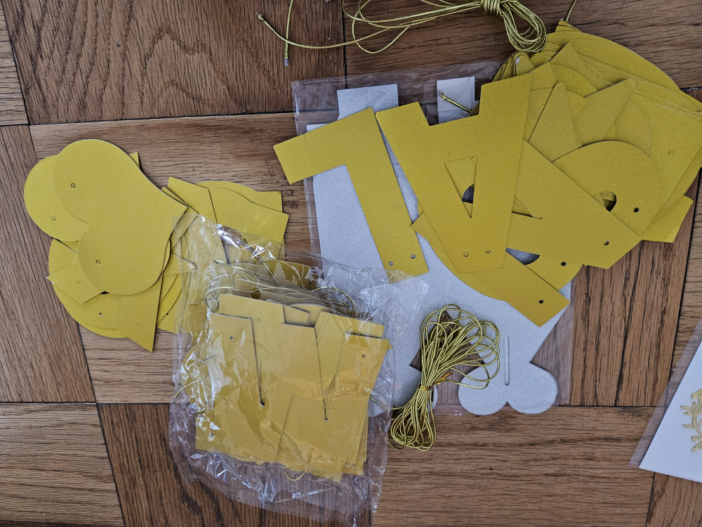 100+ pieces  Party Decoration Supply Set - Gold & Silver - photo 4