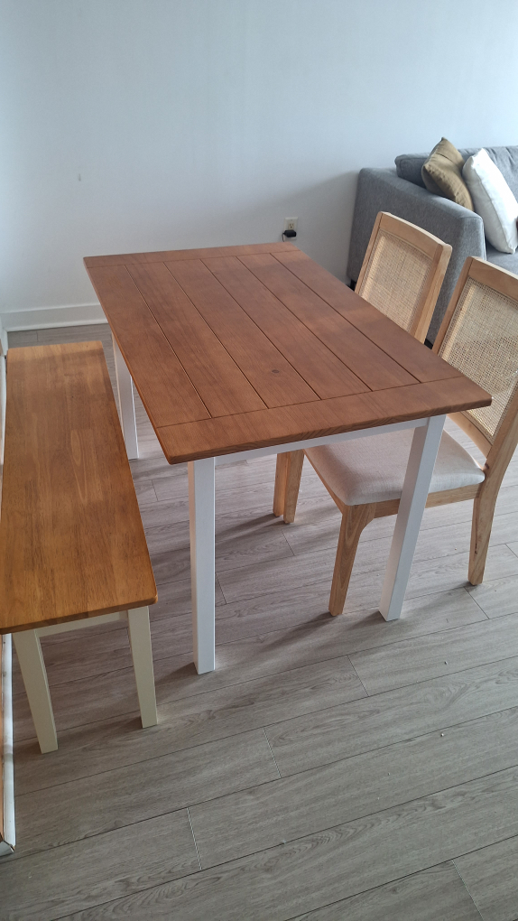 Dining table Wood Free !!