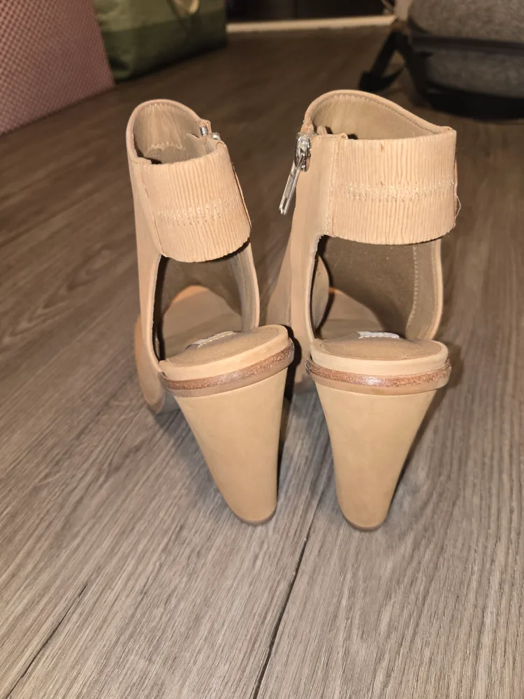 Steve Madden Tan Open Toe Booties image indicator(7)