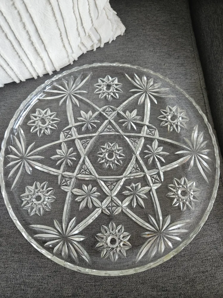 Vintage Starburst Pattern Glass Plate thumbnail