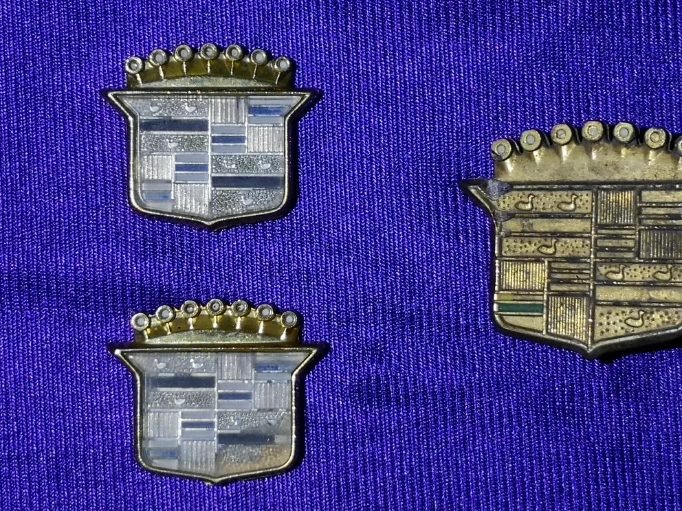 Cadillac Logos, Badges, Ornaments, Emblems image indicator(3)