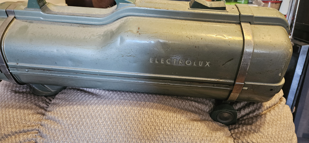 Vintage Electrolux Vacuum Cleaner - photo 2