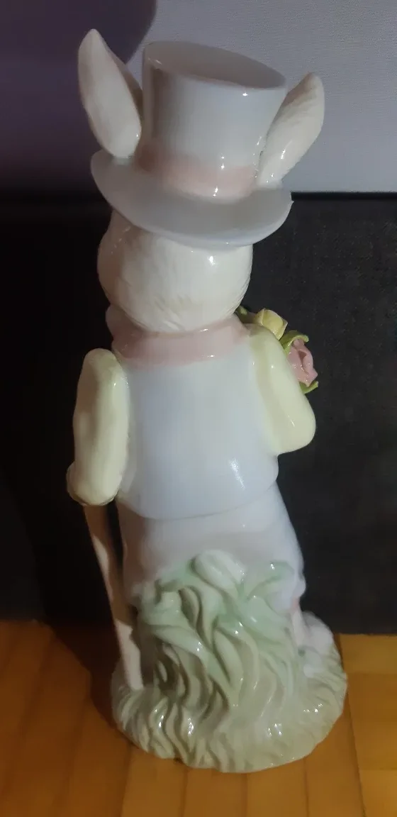 Vintage Uranium glazed Mr. Easter Bunny statue image indicator(2)