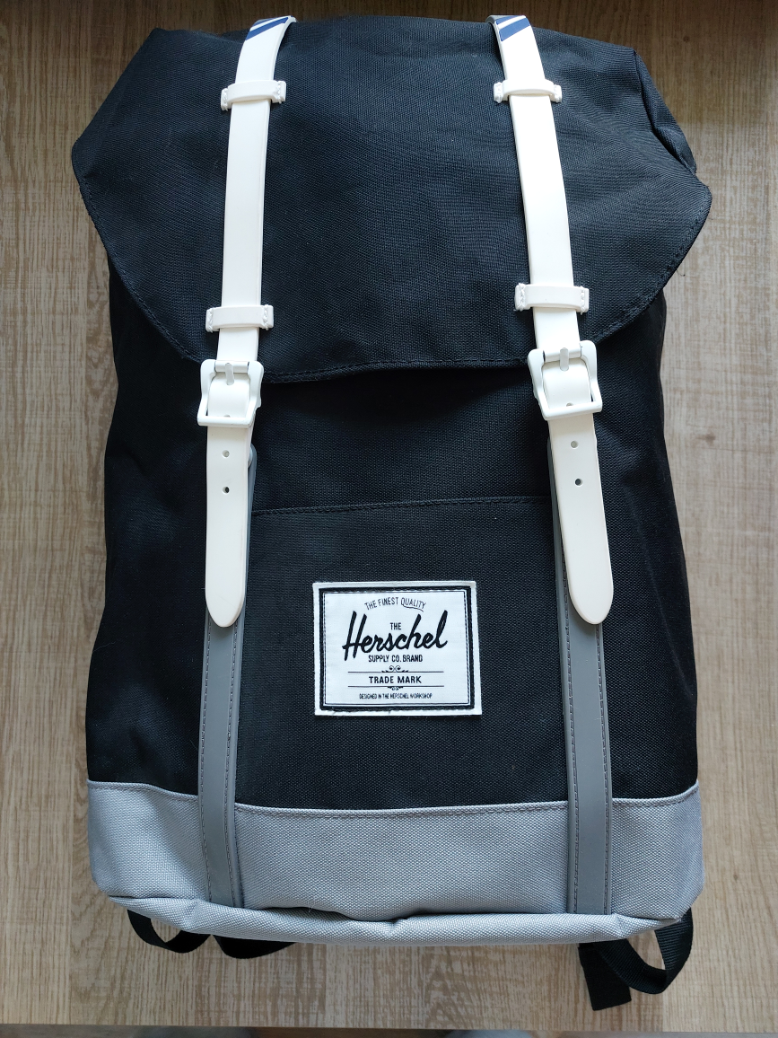 Like new Herschel 'Retreat' backpack
