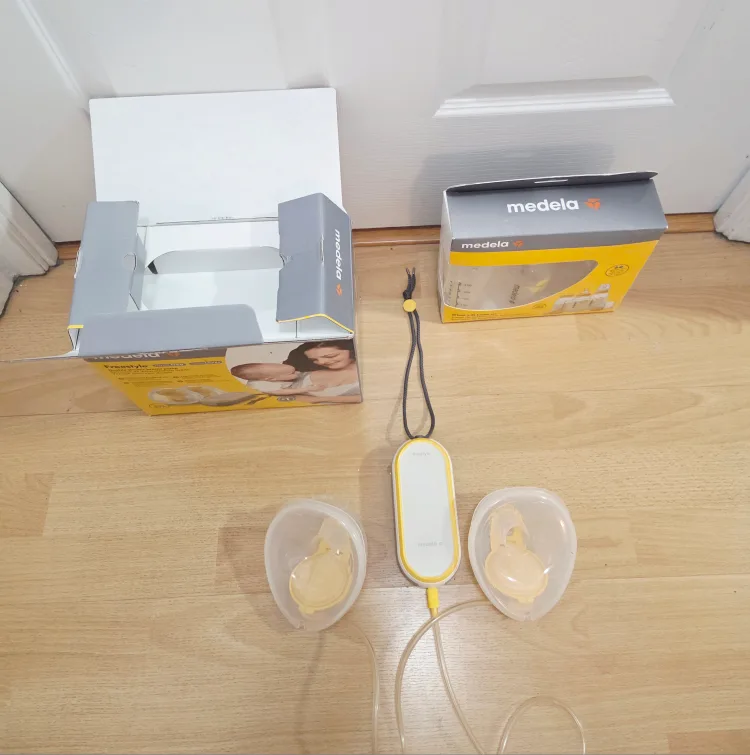 Like New Medela Freestyle Hands-Free Breast Pump image indicator(2)