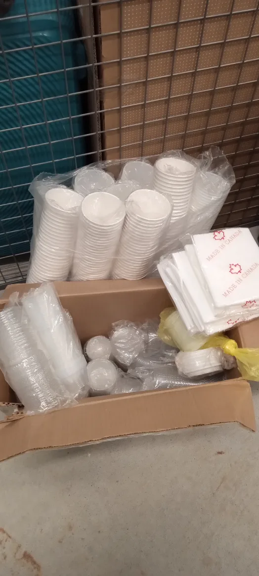 New disposable cups, small box for sauce with lids & knives $20. thumbnail