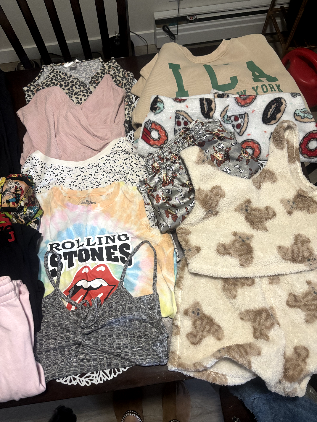 Assorted Clothing Bundle🧡 - photo 3