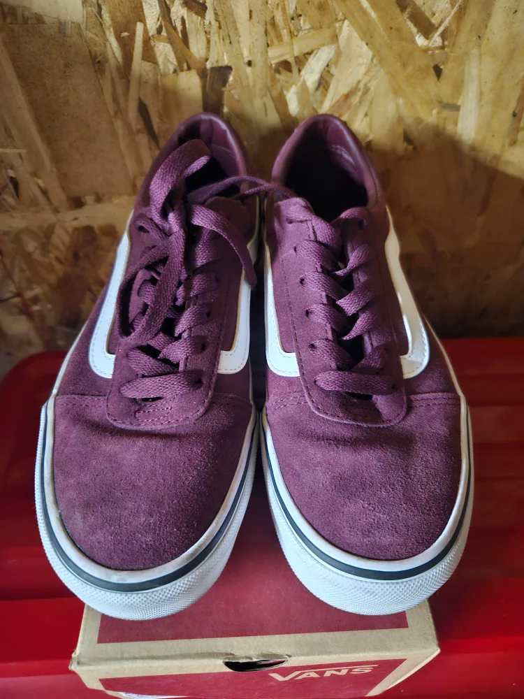 Vans Ward Maroon/White - Women's Size 8 thumbnail