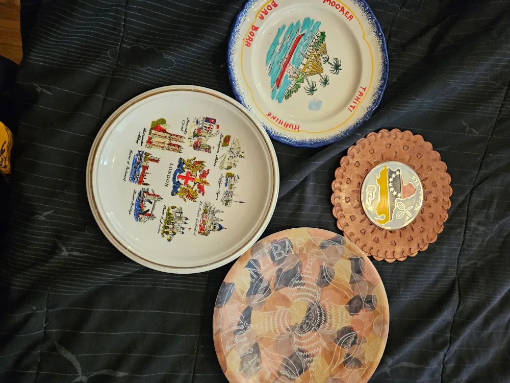 Souvenir Plates: London, Bora Bora, Zanzibar thumbnail