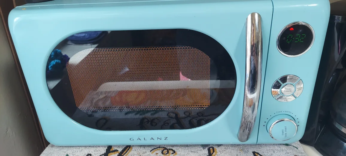 Galanz Retro Microwave - Turquoise thumbnail