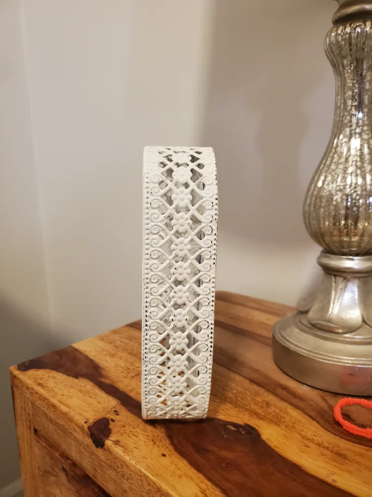 Decorative Metal Letter "C" image indicator(3)