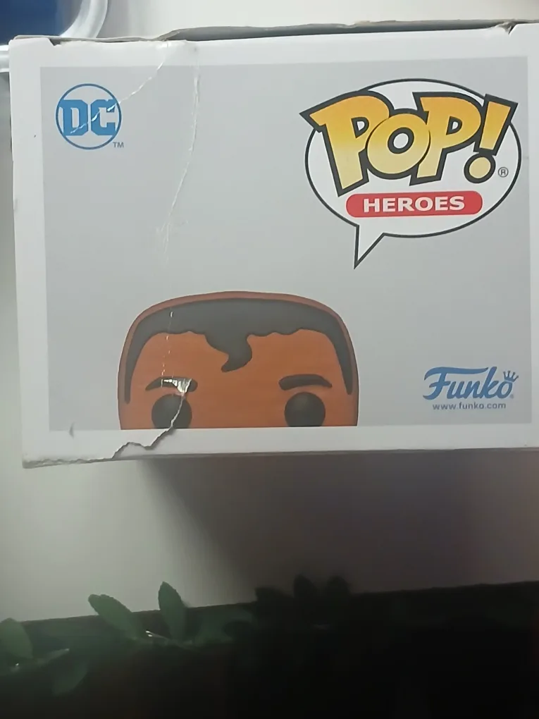 Funko Pop! DC Heroes Gingerbread Superman 443 image indicator(2)