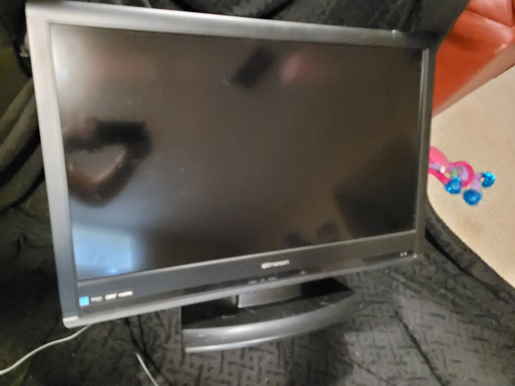 Emerson Funai 32" LCD TV thumbnail