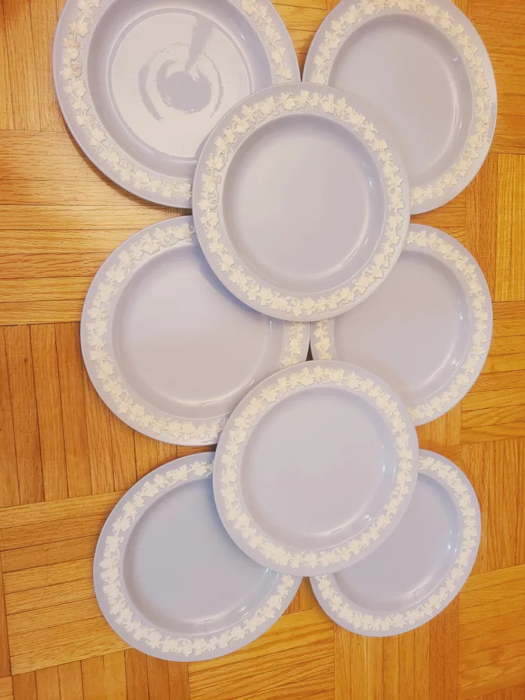8 Wedgwood of Etruria luncheon Plates (FREE the defected ones) thumbnail