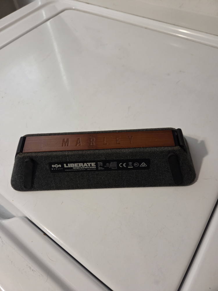 free bluetooth speaker - photo 2