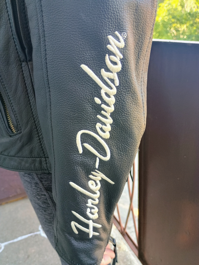 Women's size Medium Harley-Davidson Leather Motorcycle Jacket - photo 5