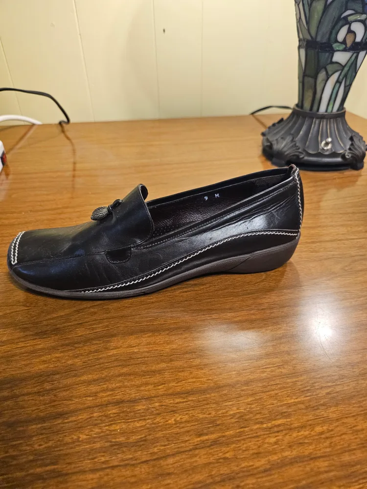Softwaves Women's Shoes, $15 each Brand new thumbnail