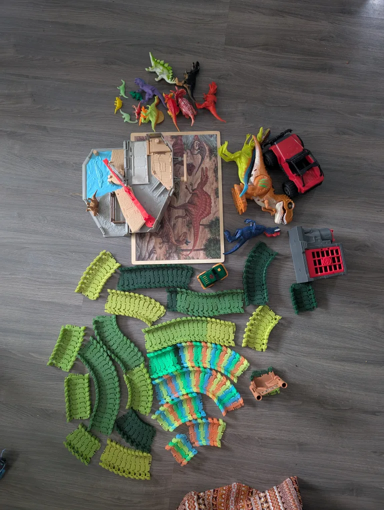 Dinosaur Toy Set with Track, Dinosaurs, and Accessories thumbnail