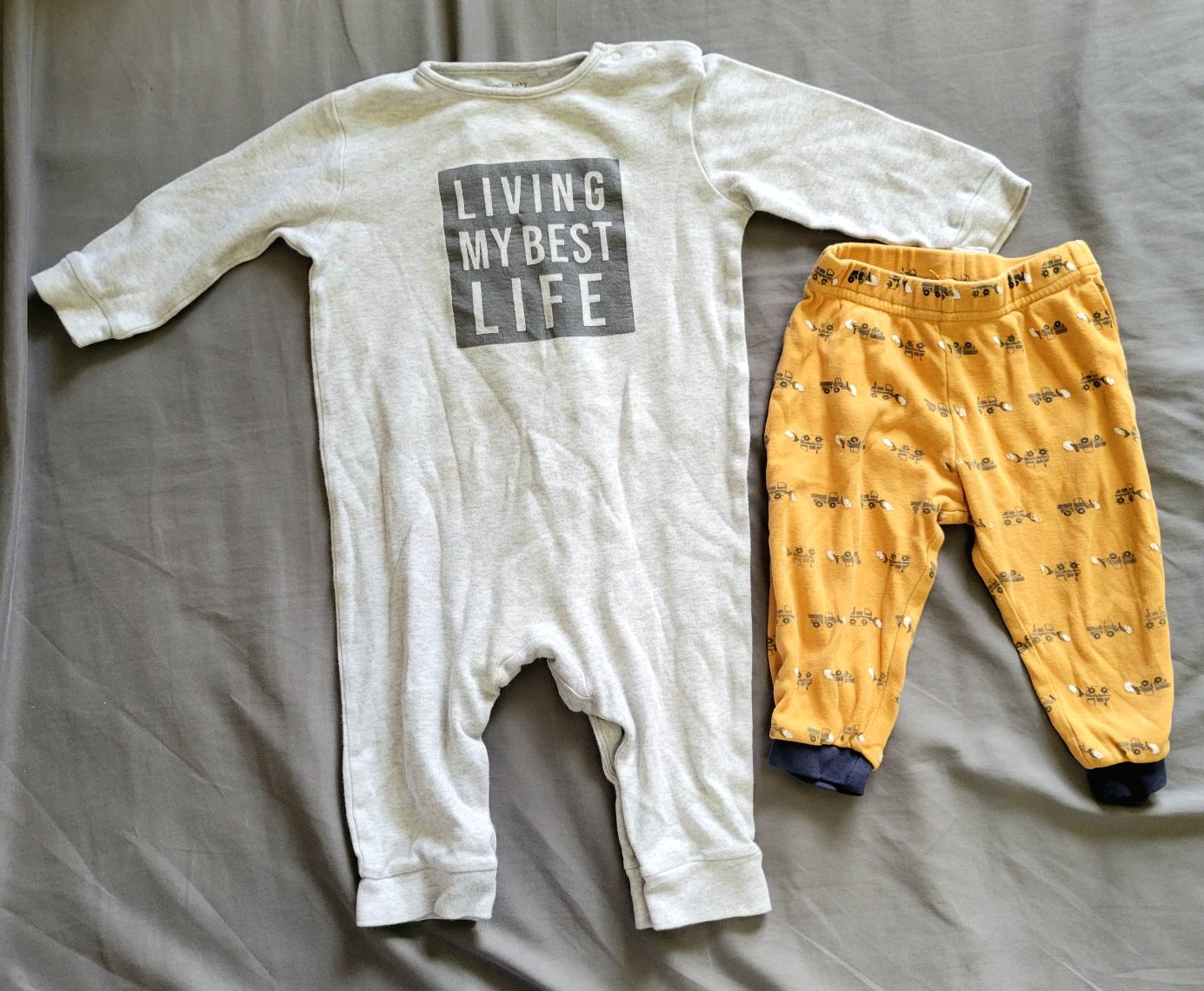 ‼️TOSS ALERT‼️Bundle - Baby Clothes - Size 9-12 Months