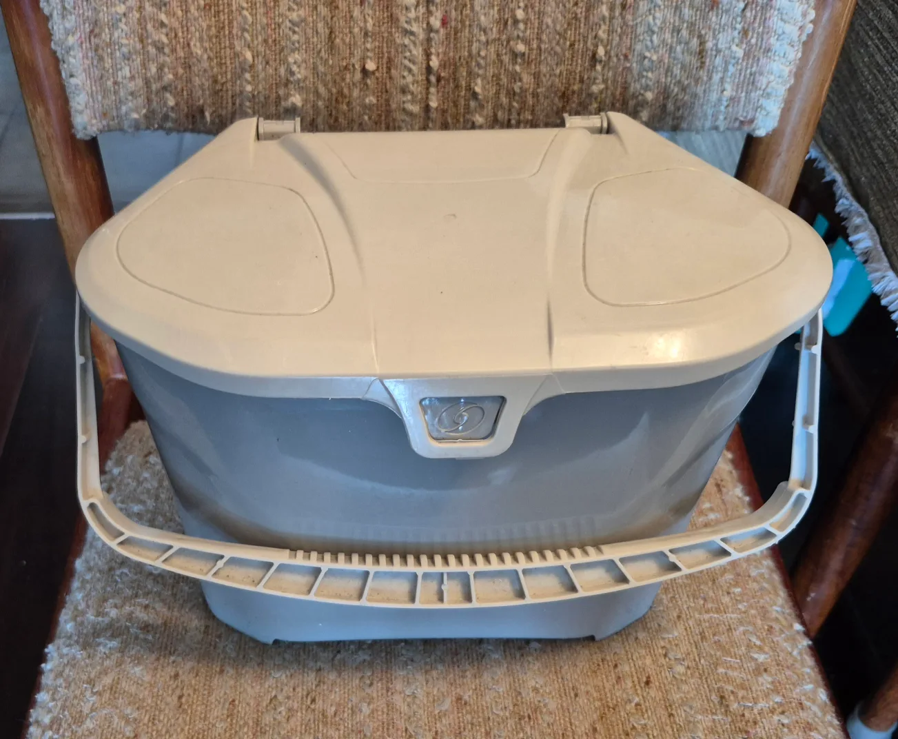 Grey Kitchen Compost Bin image indicator(2)