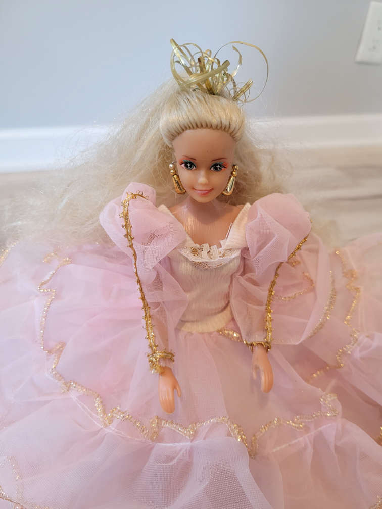 10" Doll in Pink Ruffled Gown - photo 2